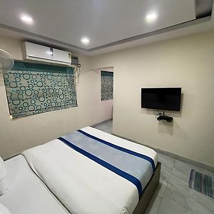 Hotel Baba - Near Charbagh Railway Station